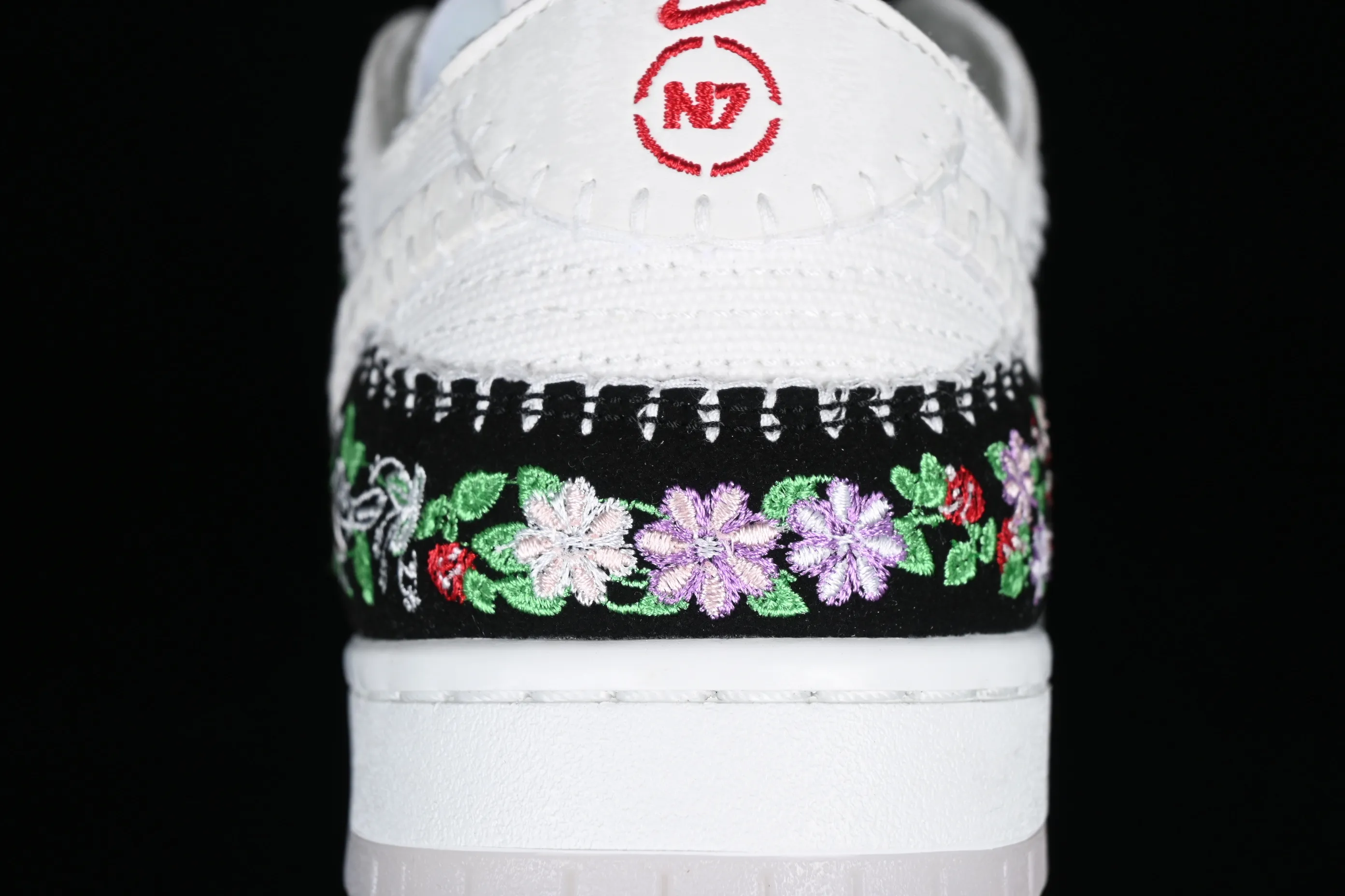 All categories Nk SB Dunk series Nk SB Dunk Low low-top sneakers Nk SB Dunk Low "N7" floral embroidery SB low-top casual sneakers FD6951-300